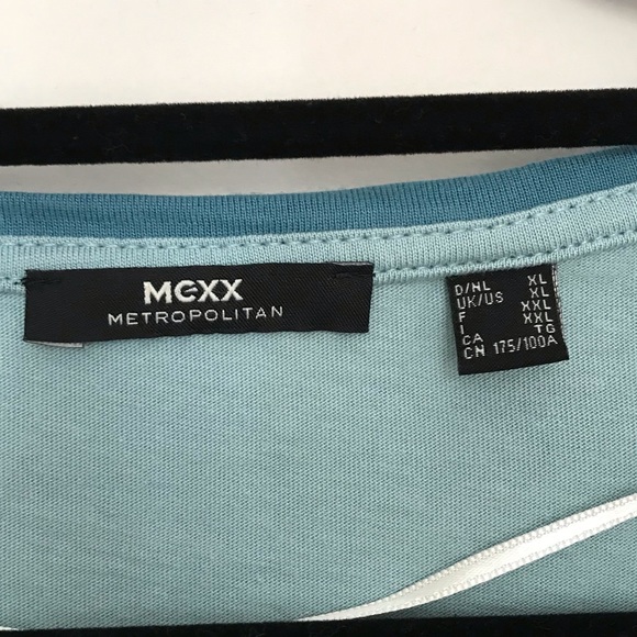 ❄️ 5/$30 ❄️ Mexx T-shirt w/ metallic detail - Picture 3 of 3